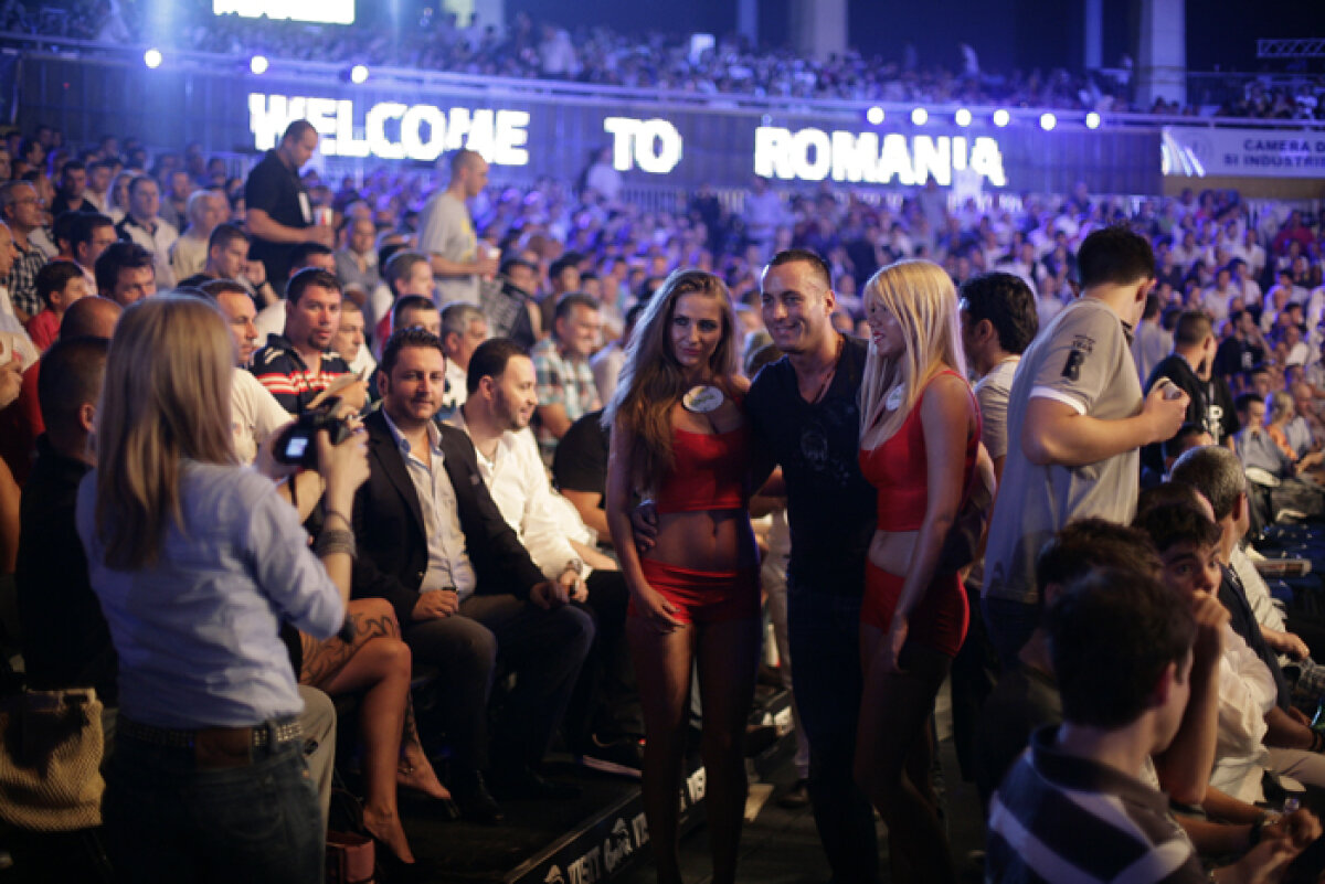 FOTO Fetele care au "încins" atmosfera la gala lui Lucian Bute