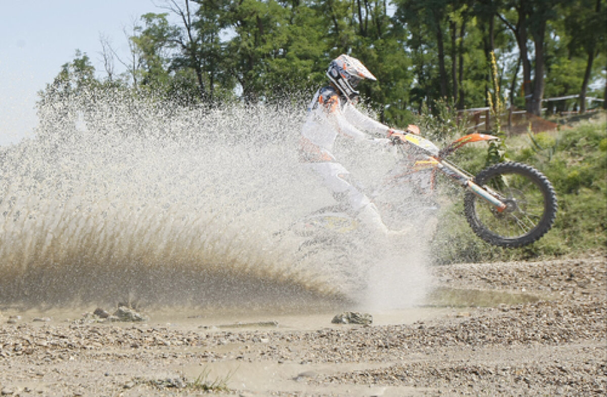 GALERIE FOTO Spectacolul motoarelor! » România a găzduit o etapă a Campionatului Mondial de enduro