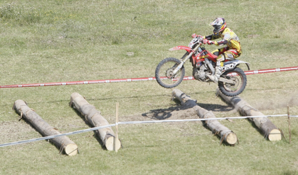 GALERIE FOTO Spectacolul motoarelor! » România a găzduit o etapă a Campionatului Mondial de enduro