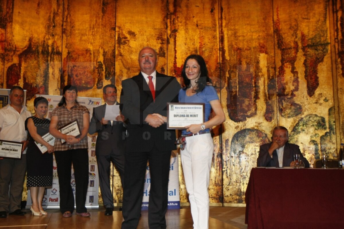 GALERIE FOTO "Naţionala" feminină de handbal, premiată pentru bronzul european cu doar 100.000 de euro