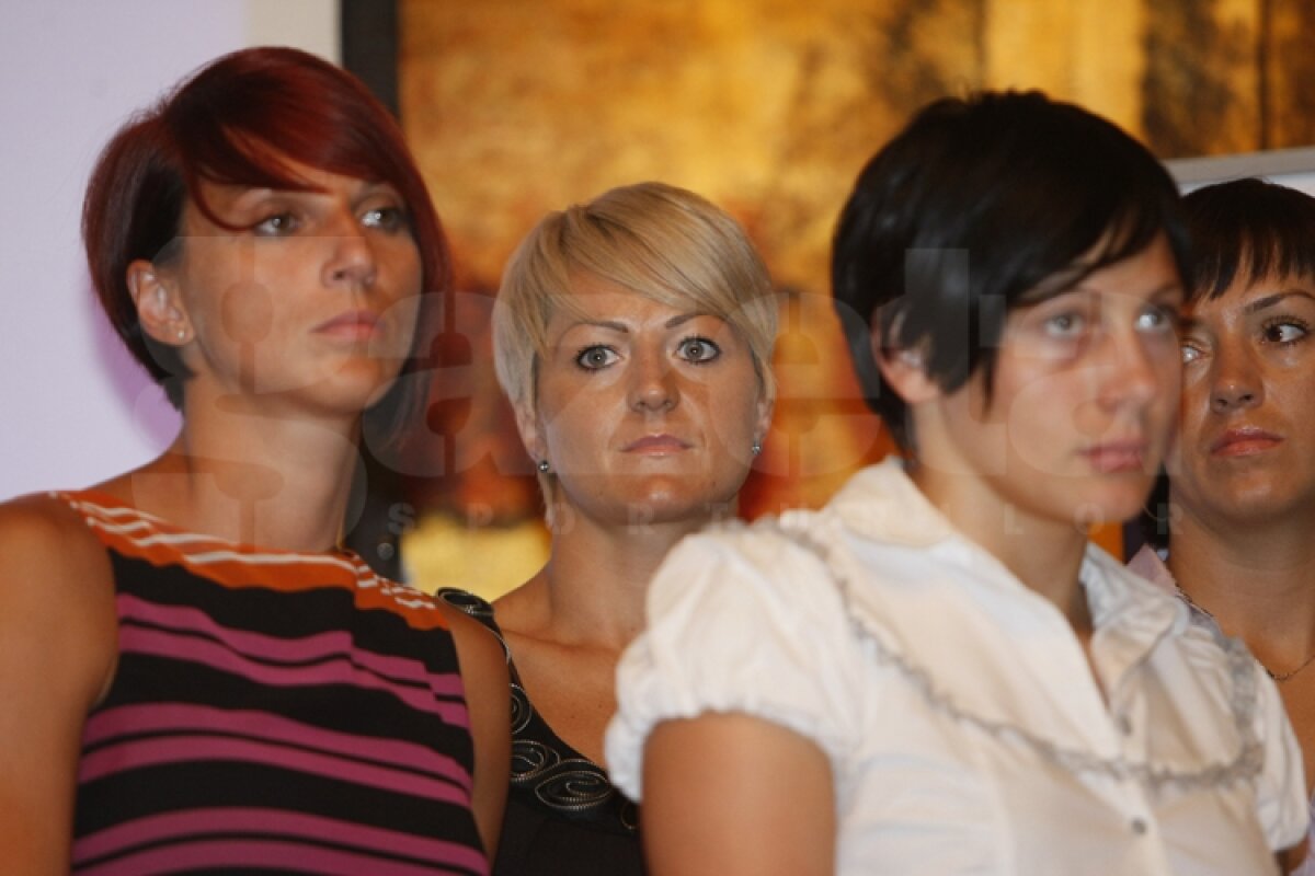 GALERIE FOTO "Naţionala" feminină de handbal, premiată pentru bronzul european cu doar 100.000 de euro