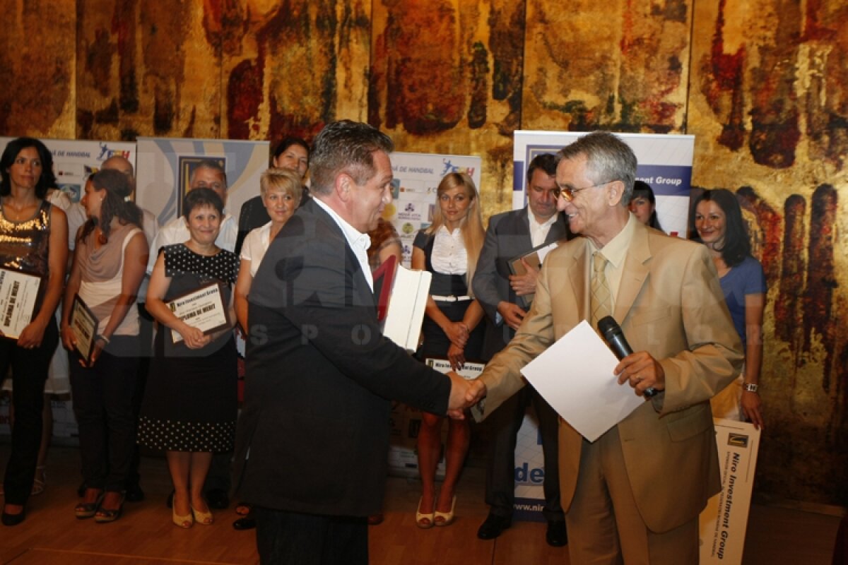 GALERIE FOTO "Naţionala" feminină de handbal, premiată pentru bronzul european cu doar 100.000 de euro