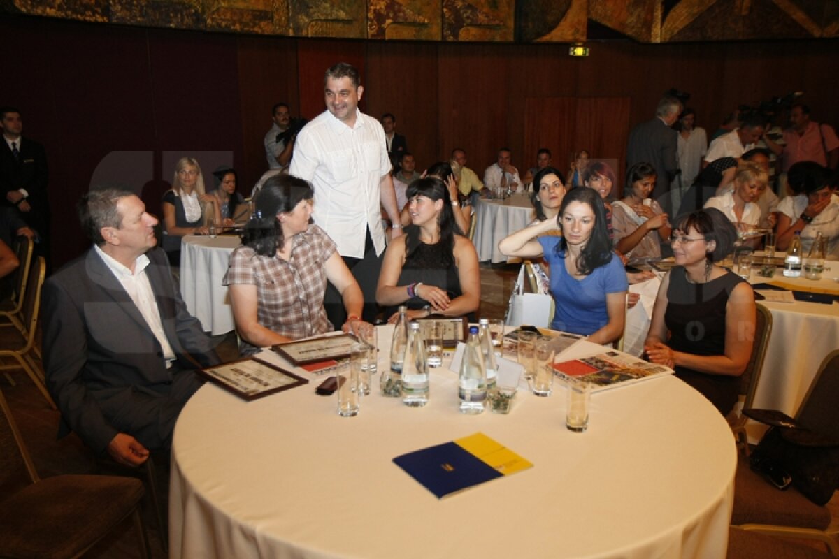 GALERIE FOTO "Naţionala" feminină de handbal, premiată pentru bronzul european cu doar 100.000 de euro