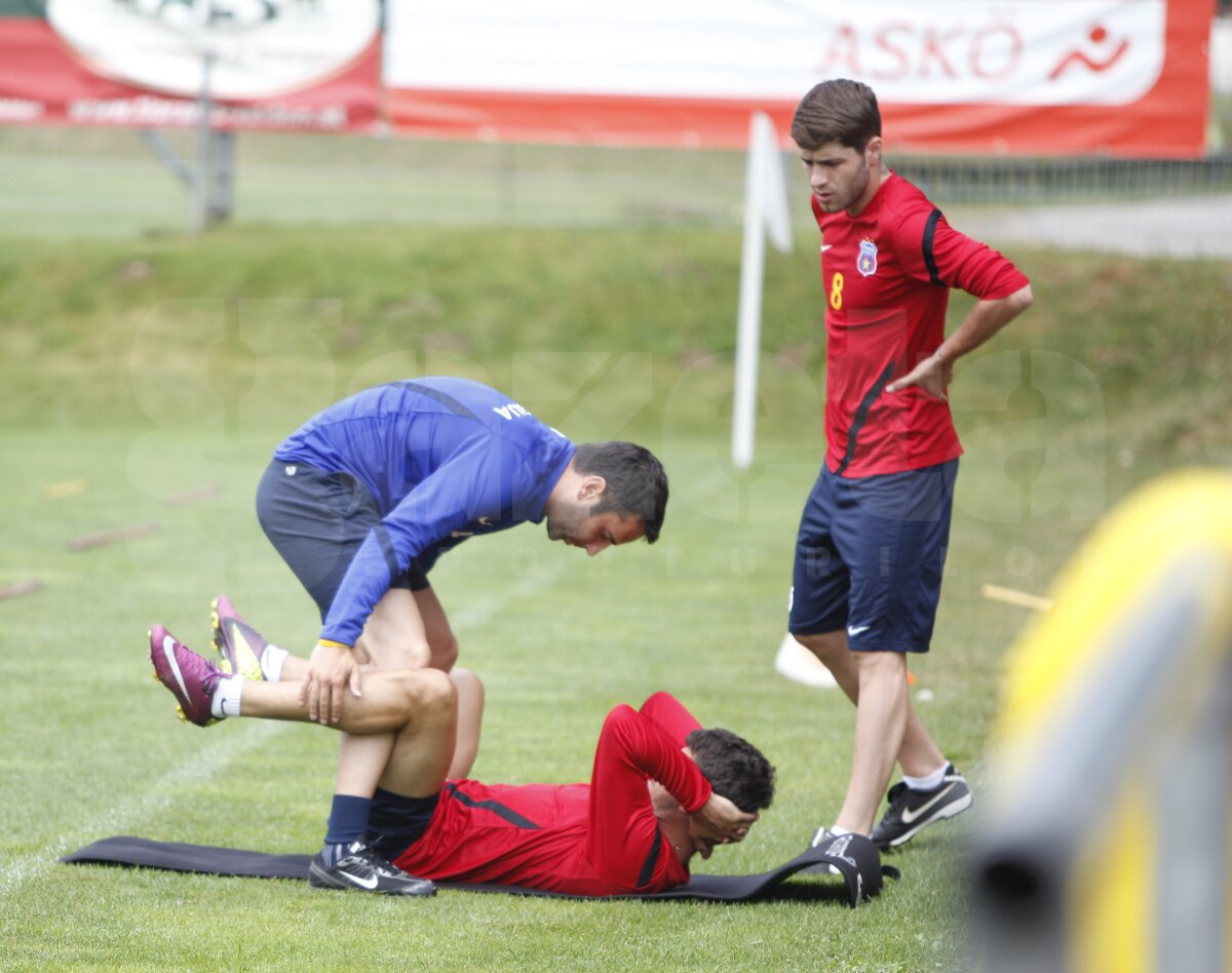 Suporterii nu mai au răbdare pînă la Supercupă. I-au vizitat pe stelişti în Austria