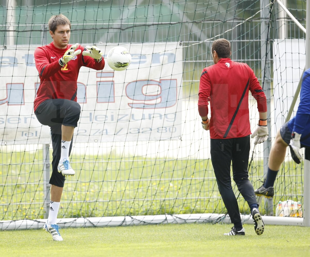 Suporterii nu mai au răbdare pînă la Supercupă. I-au vizitat pe stelişti în Austria