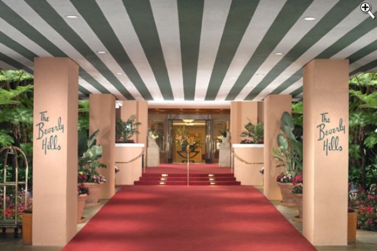 GALERIE FOTO » Acesta e "palatul" în care locuiesc Mourinho&Co. în perioada turneului din Los Angeles