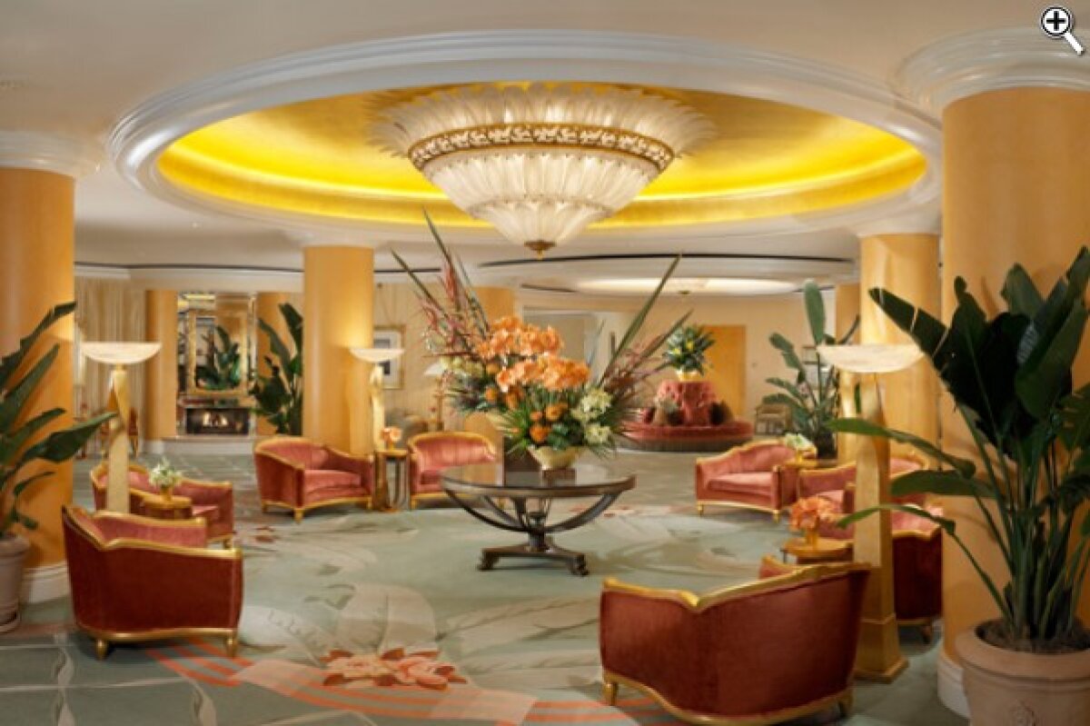 GALERIE FOTO » Acesta e "palatul" în care locuiesc Mourinho&Co. în perioada turneului din Los Angeles