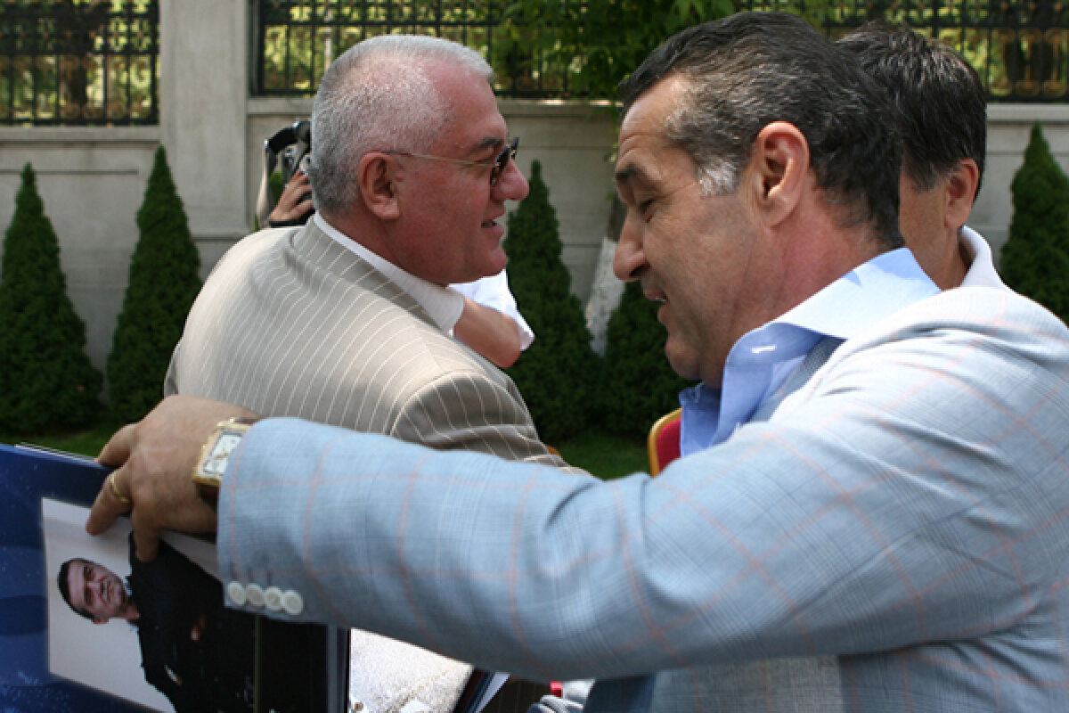 Ura microbiştilor pentru Becali, Sandu şi Dragomir a ajuns în Statele Unite ale Americii