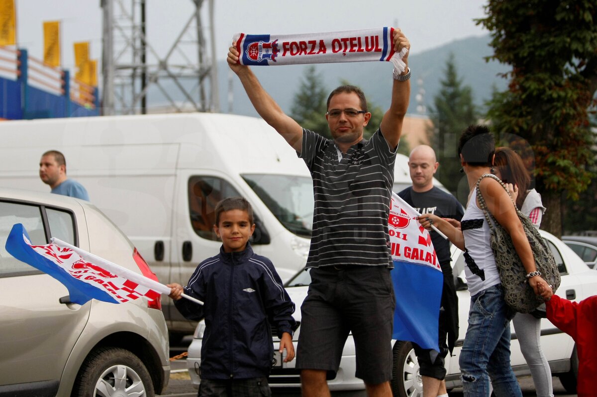 FOTO » Steaua a început sezonul cum l-a terminat pe cel trecut, cu o mînă de suporteri