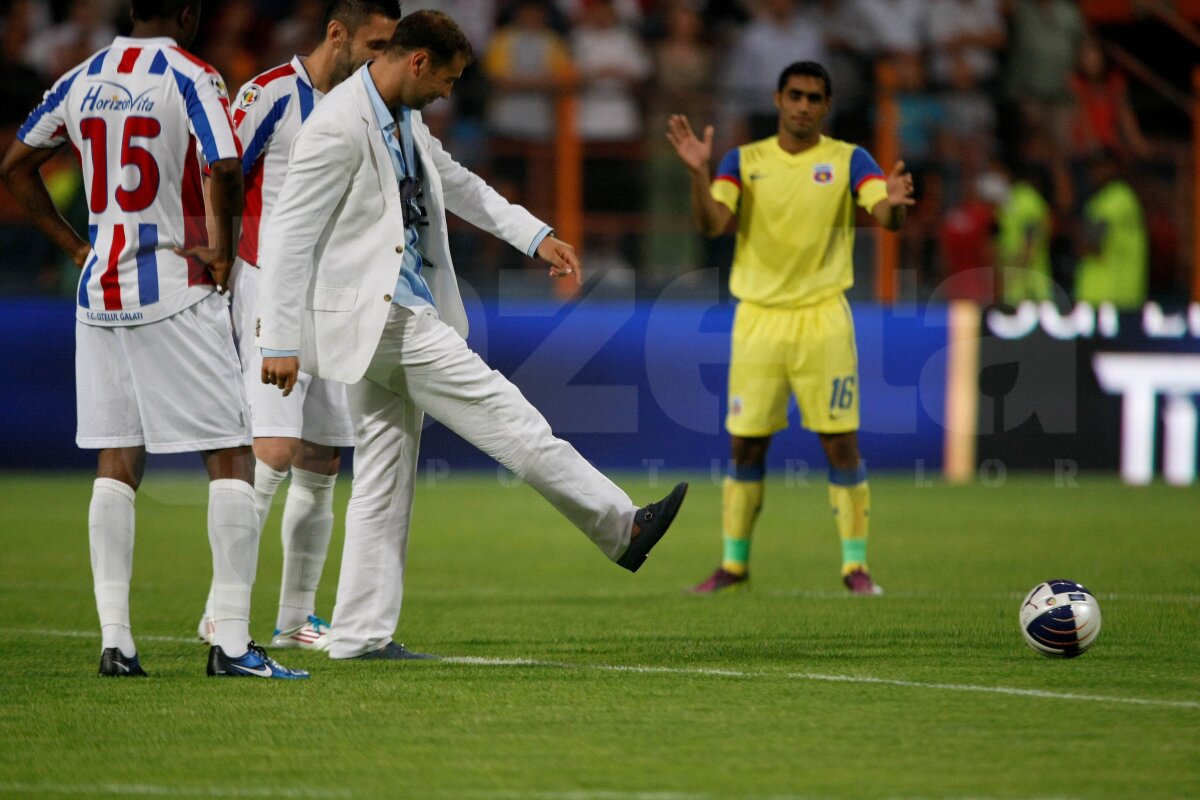 FOTO » Steaua a început sezonul cum l-a terminat pe cel trecut, cu o mînă de suporteri