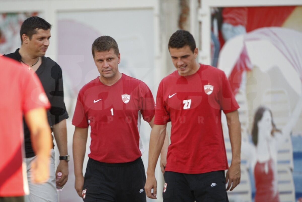 FOTO » Liviu Ganea, numai un zîmbet la antrenamentul condus de Flavius Stoican
