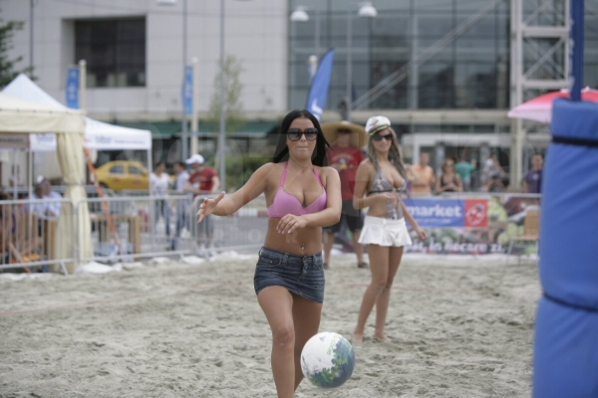 FOTO » Cele mai sexy vedete autohtone au încins nisipul de la Plaza România