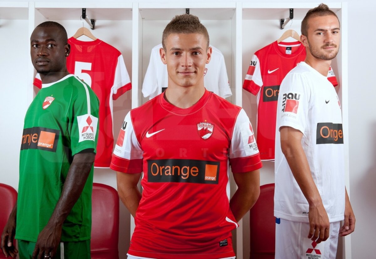 Dinamo şi-a prezentat astăzi echipamentul cu care vor juca în noul sezon al Ligii 1!