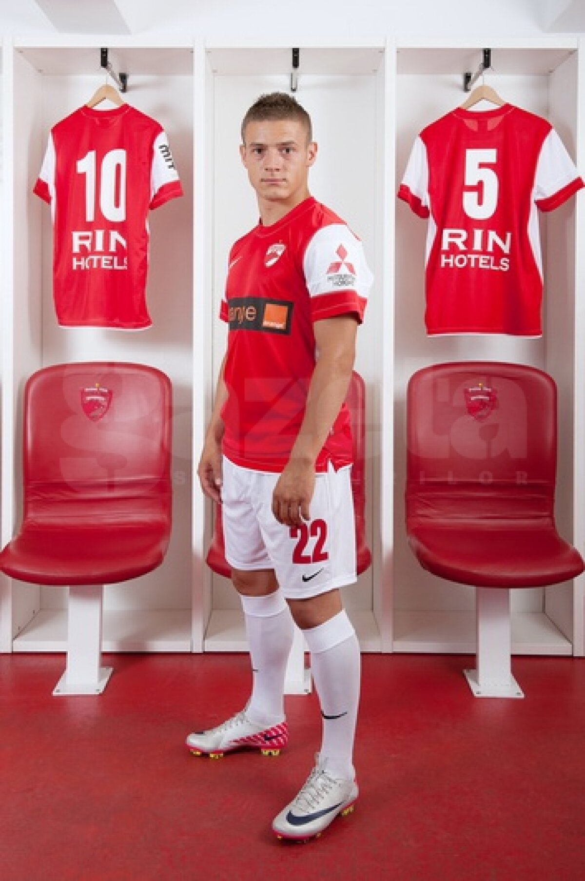 Dinamo şi-a prezentat astăzi echipamentul cu care vor juca în noul sezon al Ligii 1!