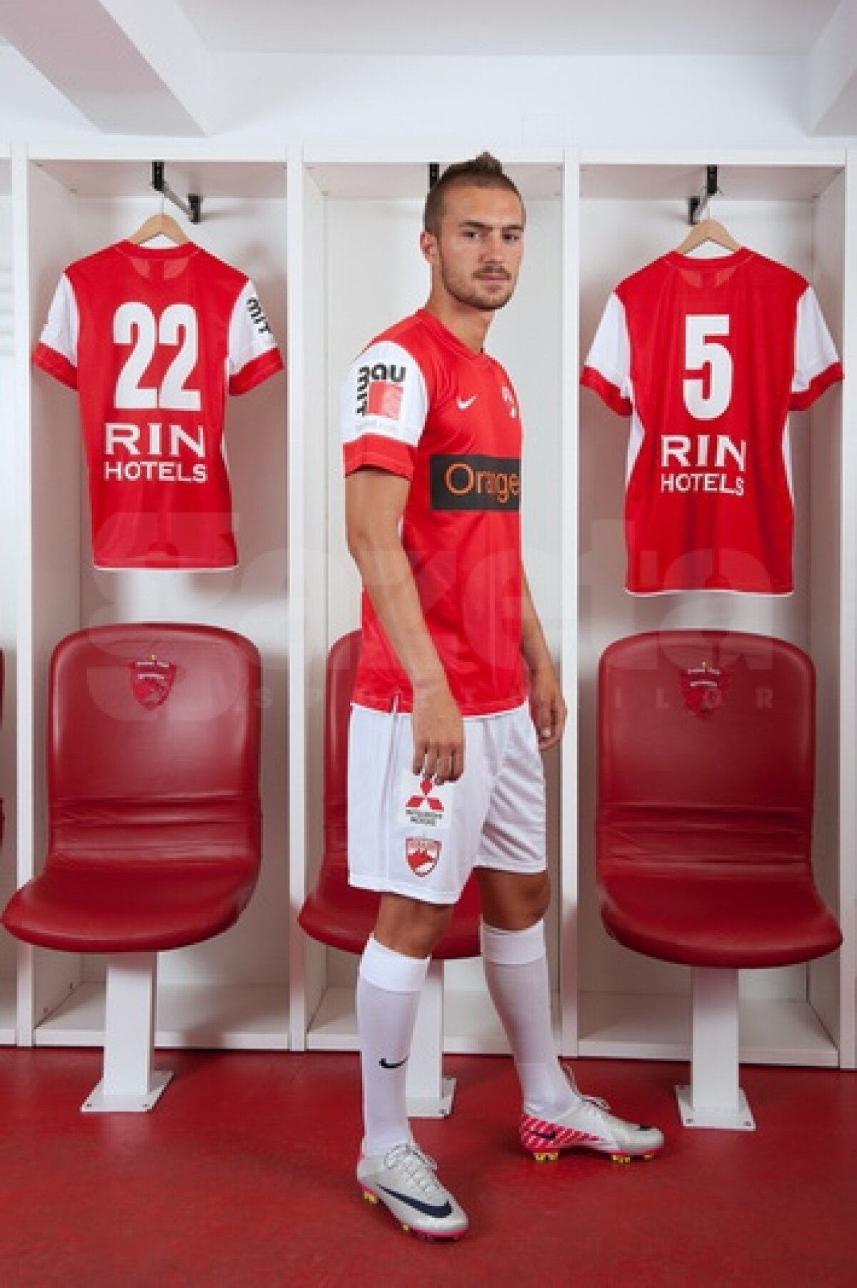 Dinamo şi-a prezentat astăzi echipamentul cu care vor juca în noul sezon al Ligii 1!