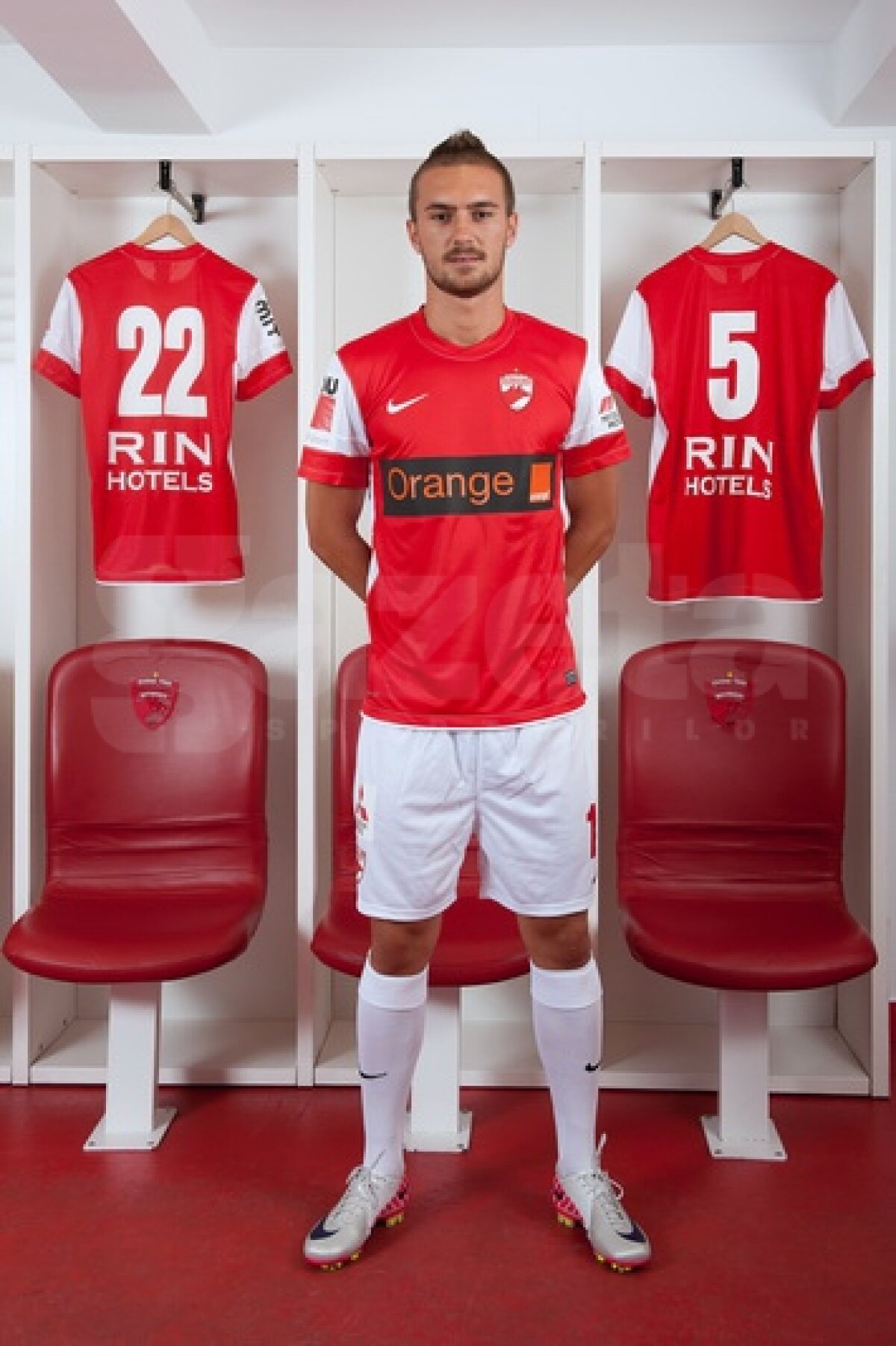 Dinamo şi-a prezentat astăzi echipamentul cu care vor juca în noul sezon al Ligii 1!