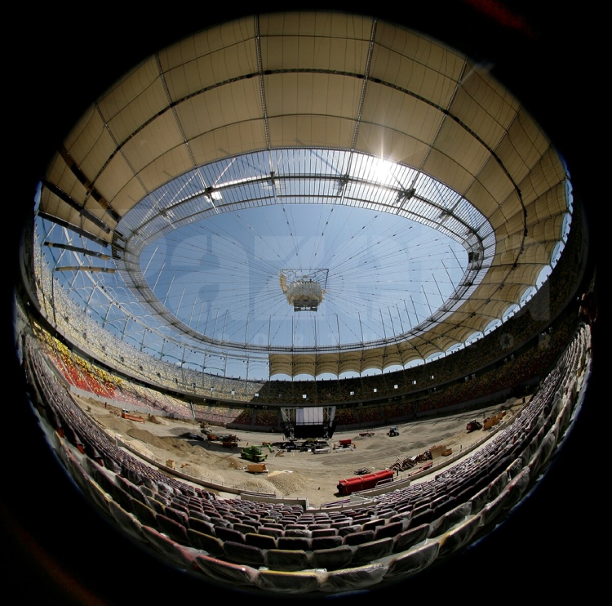 Alarmă! Toţi vor pe Naţional Arena, dar gazonul e garantat doar la 14 ore pe lună