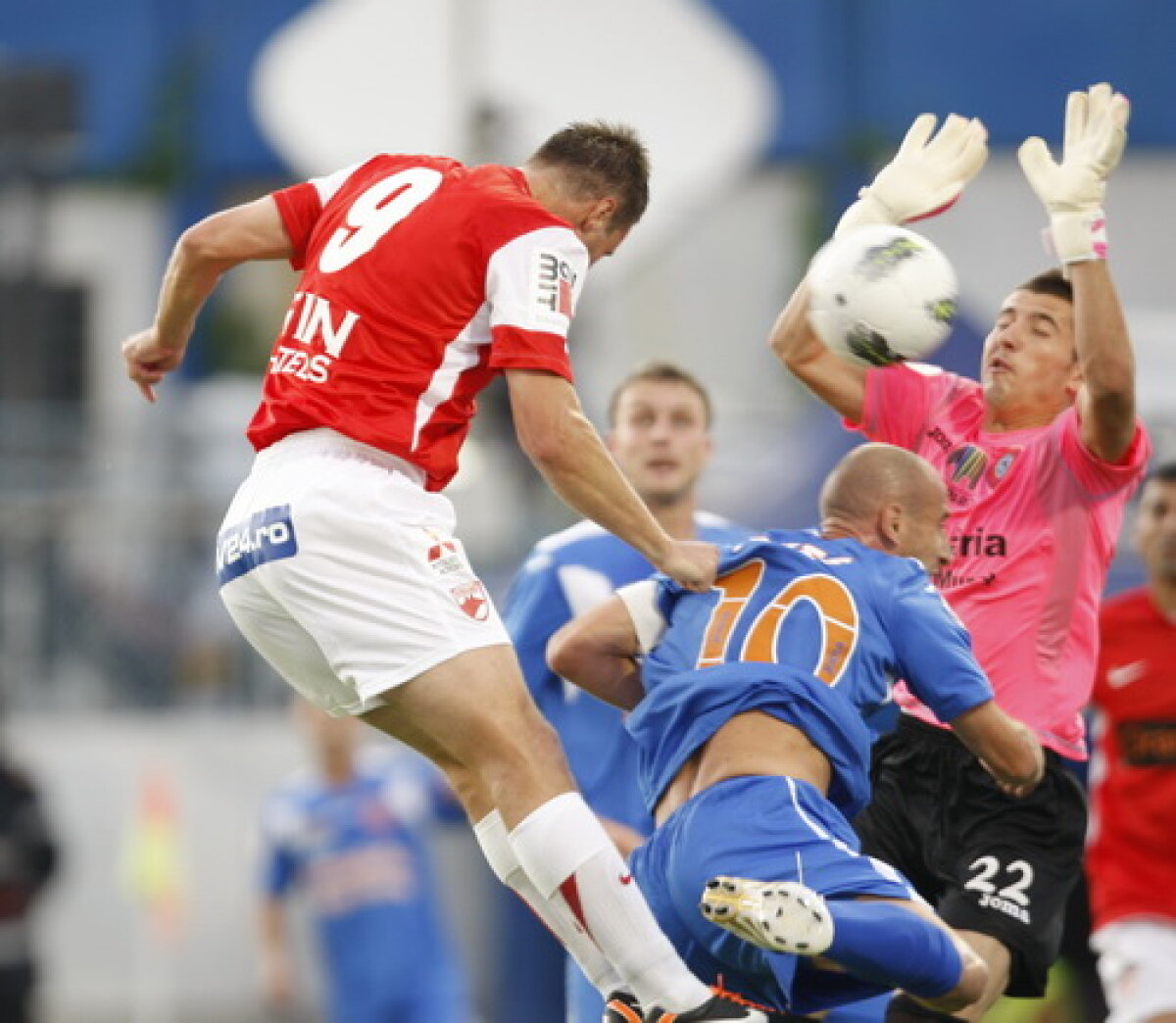Ciobotariu a debutat cu victorie » Dinamo - FCM Tîrgu Mureş 1-0