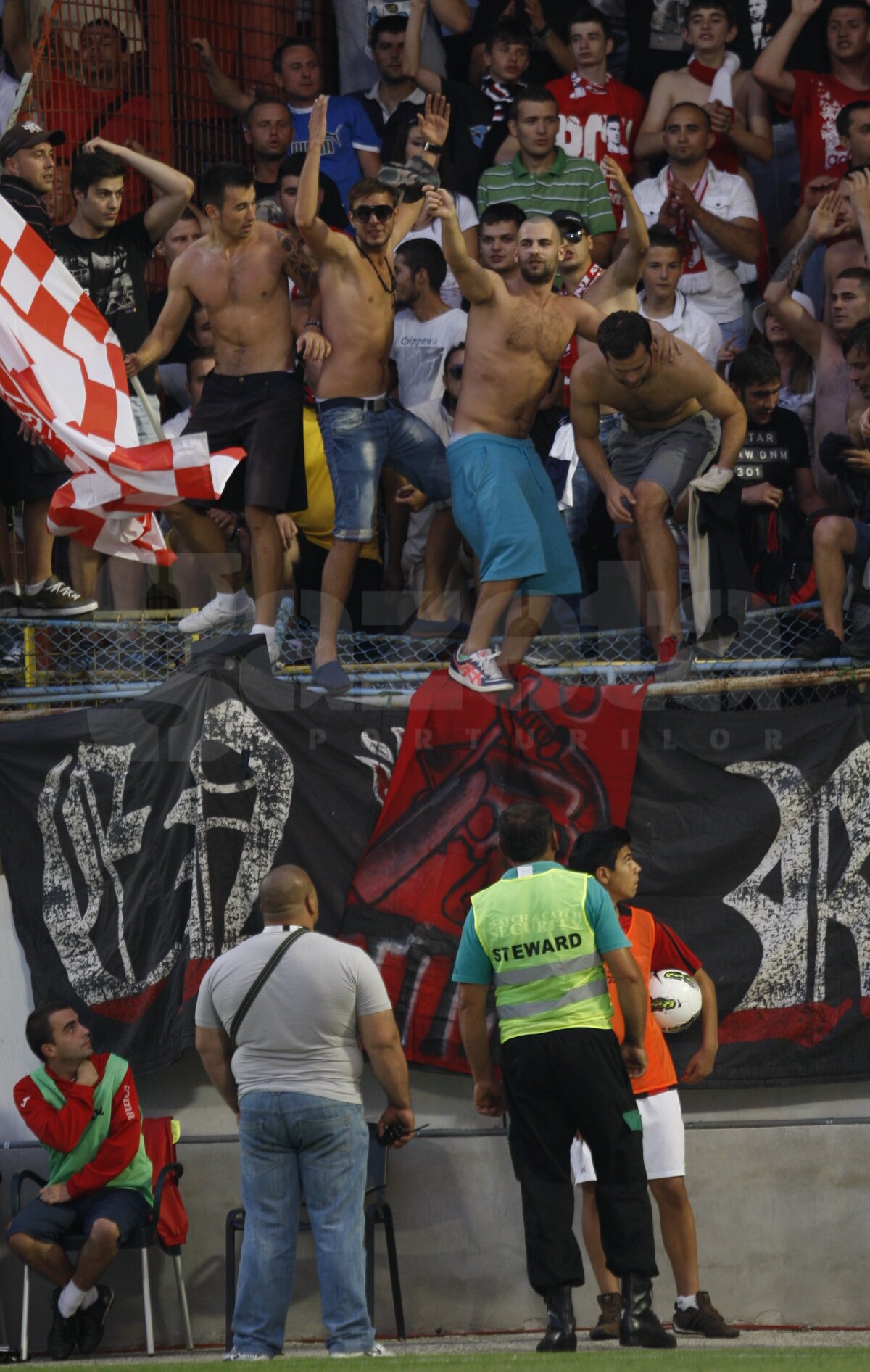 Ciobotariu a debutat cu victorie » Dinamo - FCM Tîrgu Mureş 1-0