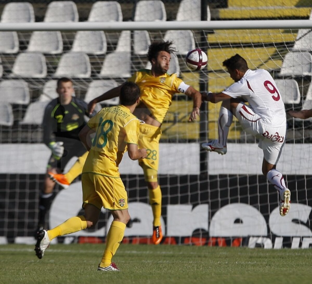 CRONICĂ Oscar în Regie ;) » Lucescu a folosit tactica perfectă pentru un debut în trombă. Rapid - Vaslui 3-0