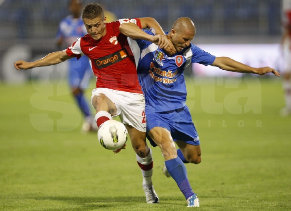 Cronica meciului Dinamo - Tg. Mureş 1-0 scrisă de Maria Andrieş » Repetiţie cu public