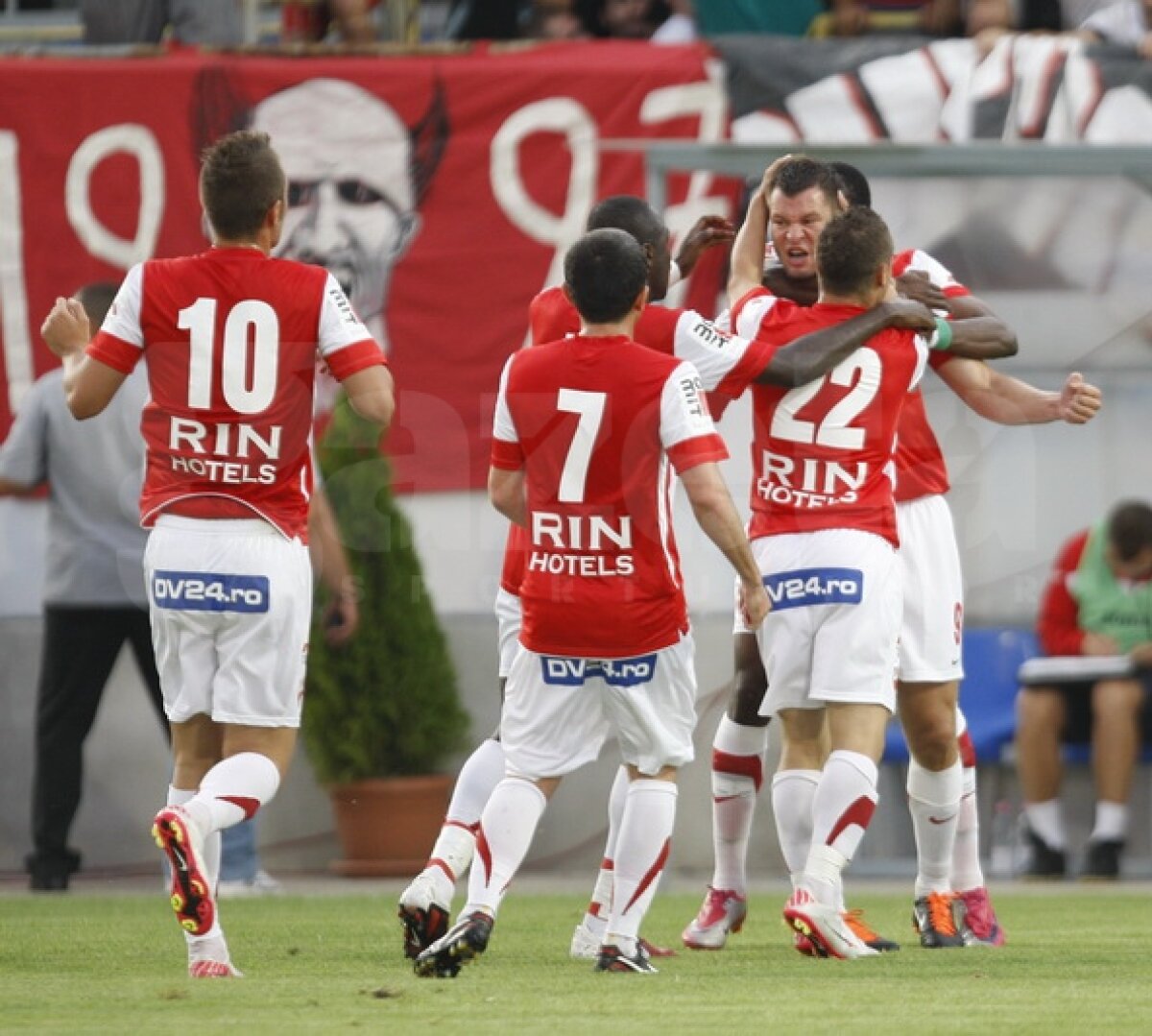 Cronica meciului Dinamo - Tg. Mureş 1-0 scrisă de Maria Andrieş » Repetiţie cu public