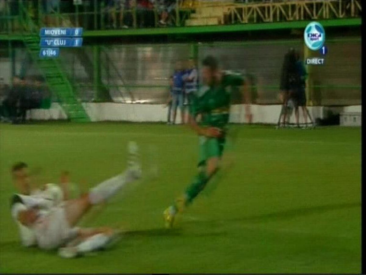 Faze litigioase la Mioveni: argeşenii au cerut două penalty-uri. Crezi că a greşit arbitrul?