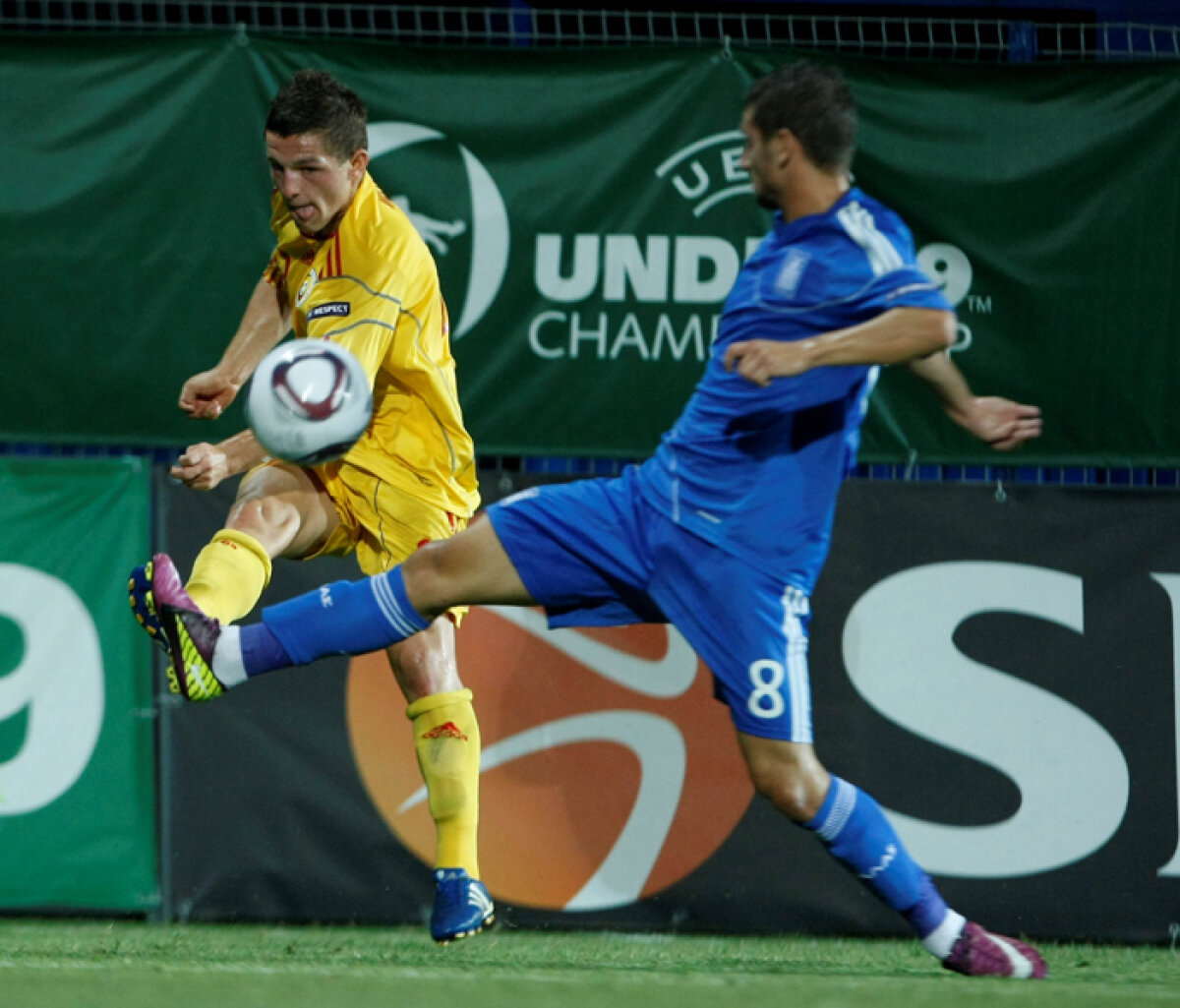 FOTO » România e aproape OUT după 0-1 cu Grecia: "Falimentaţi de greci"