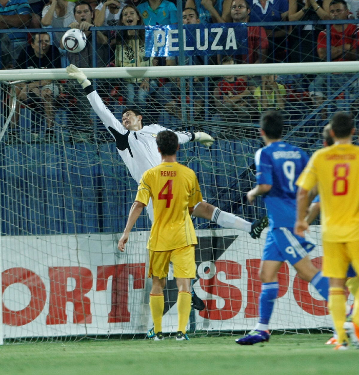 FOTO » România e aproape OUT după 0-1 cu Grecia: "Falimentaţi de greci"