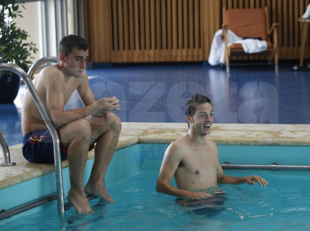 FOTO EXCLUSIV Spania U19 » Ieri au predat tiki-taka, astăzi s-au relaxat la piscină
