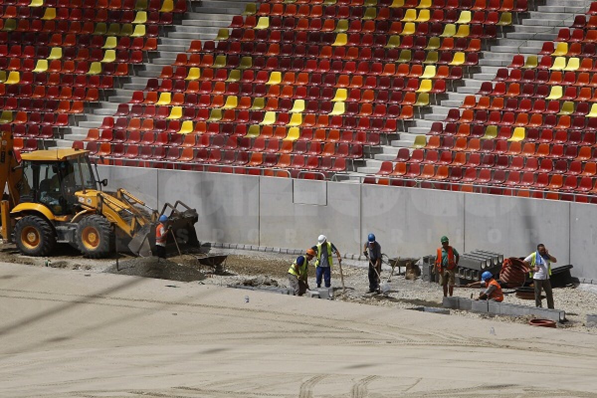 SUPERFOTO Se montează gazonul pe Naţional Arena! Vezi imagini spectaculoase!