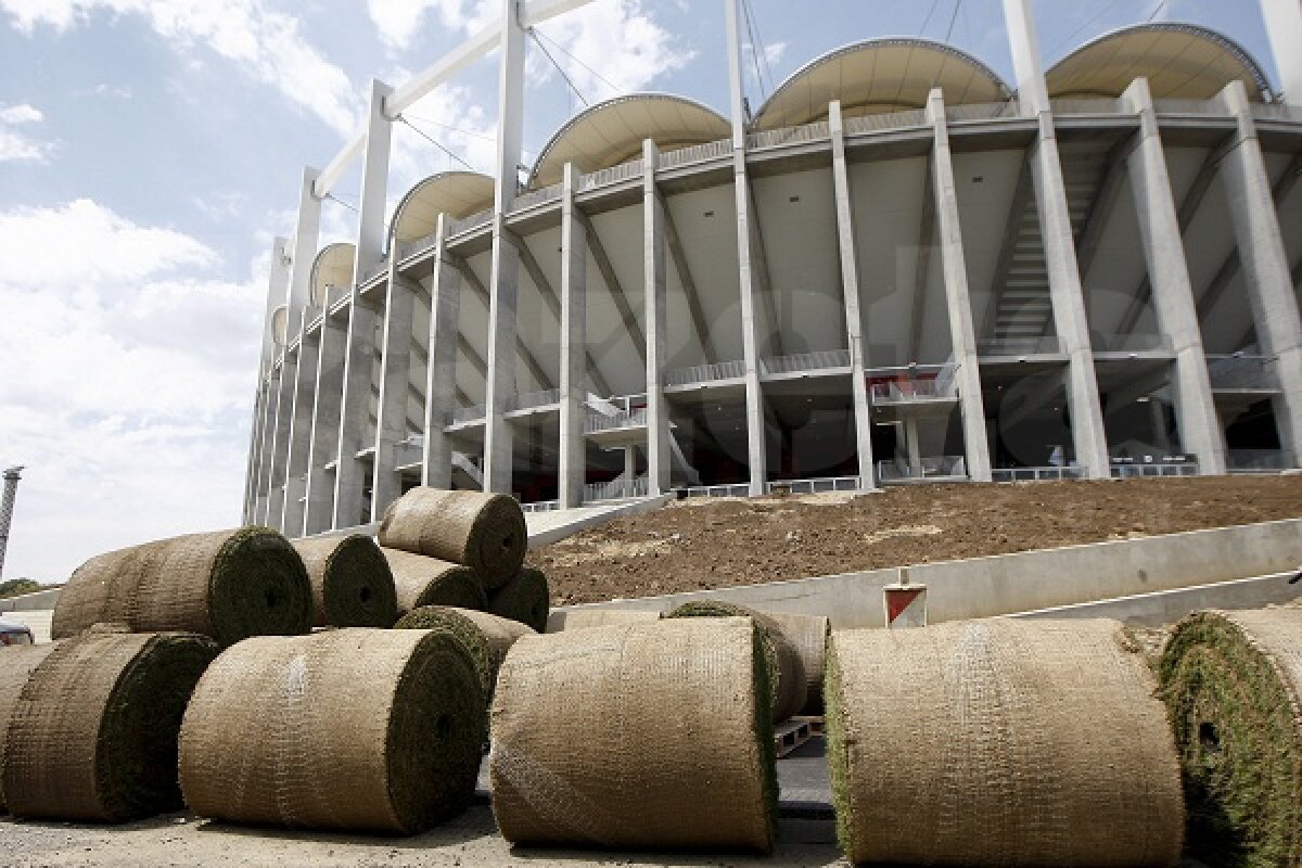 SUPERFOTO Se montează gazonul pe Naţional Arena! Vezi imagini spectaculoase!