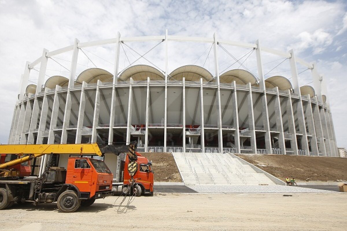 SUPERFOTO Se montează gazonul pe Naţional Arena! Vezi imagini spectaculoase!