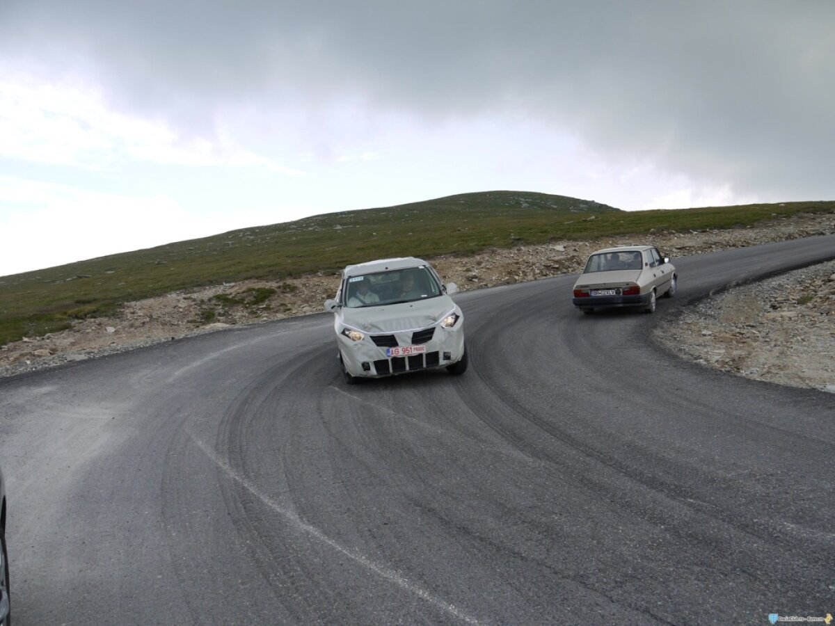 FOTO Dacia Popster, spionată pe Transalpina