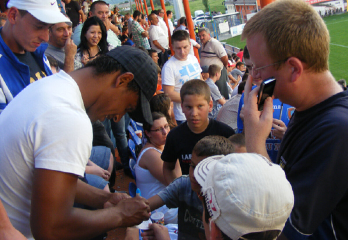 Eric a venit direct de la maternitate să-şi susţină colegii cu Braşov