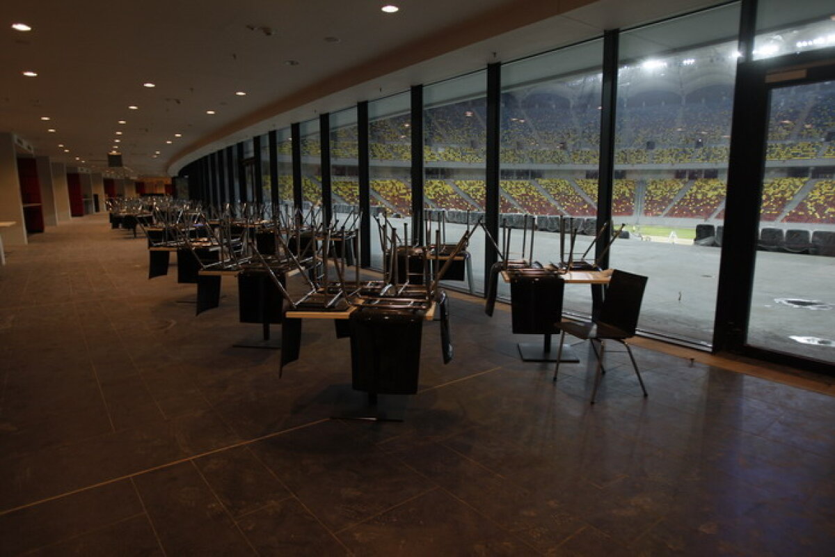 SUPERFOTO » Imagini senzaţionale cu nocturna de pe Naţional Arena