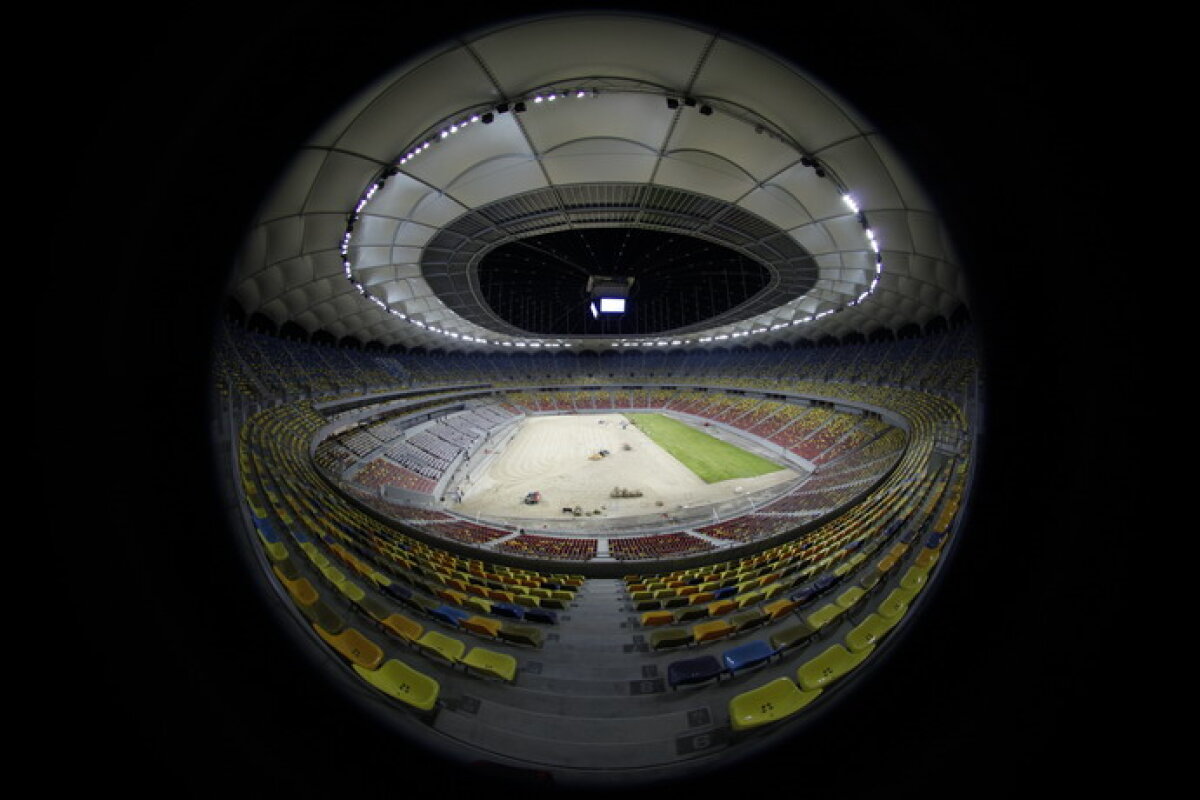 SUPERFOTO » Imagini senzaţionale cu nocturna de pe Naţional Arena