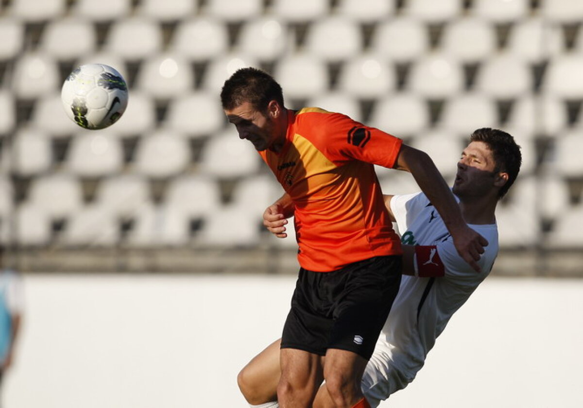 FOTO » Ceahlăul obţine un punct norocos în Regie după un gol ca la biliard