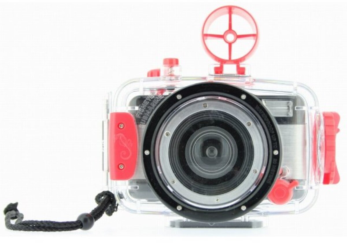 Surprinde momente amuzante în vacanţă cu Fisheye Submarine, cameră lomografică subacvatică!