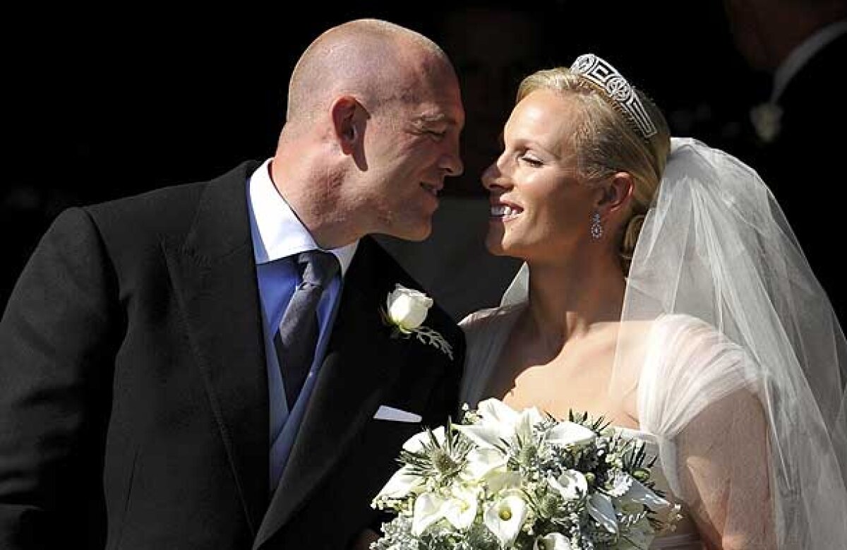 FOTO Un rugbyst în familia regală britanică: Mike Tindall s-a căsătorit cu Zara Phillips