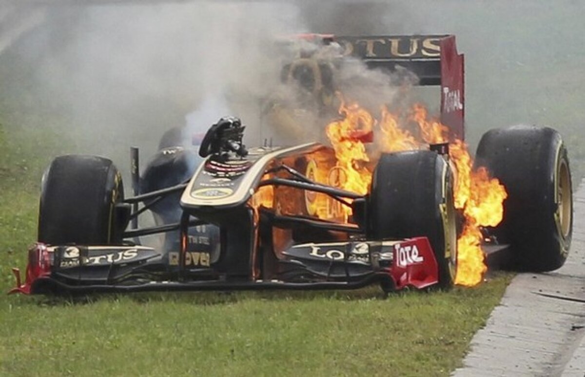 FOTO! Aproape de tragedie! Heidfeld a ieşit din monopost cu cîteva secunde înainte să explodeze