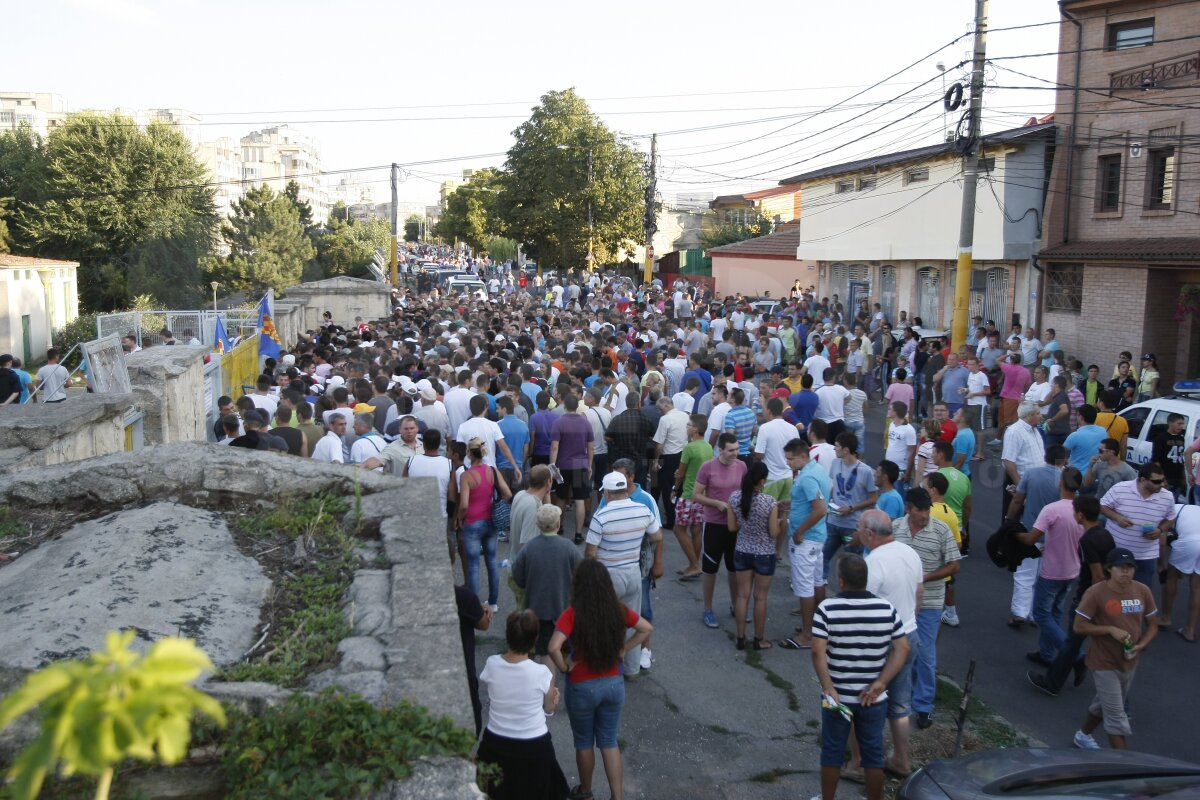 Cronica partidei Steaua - Mioveni 4-0 » Roş-albaştrii au luat un antidepresiv verde