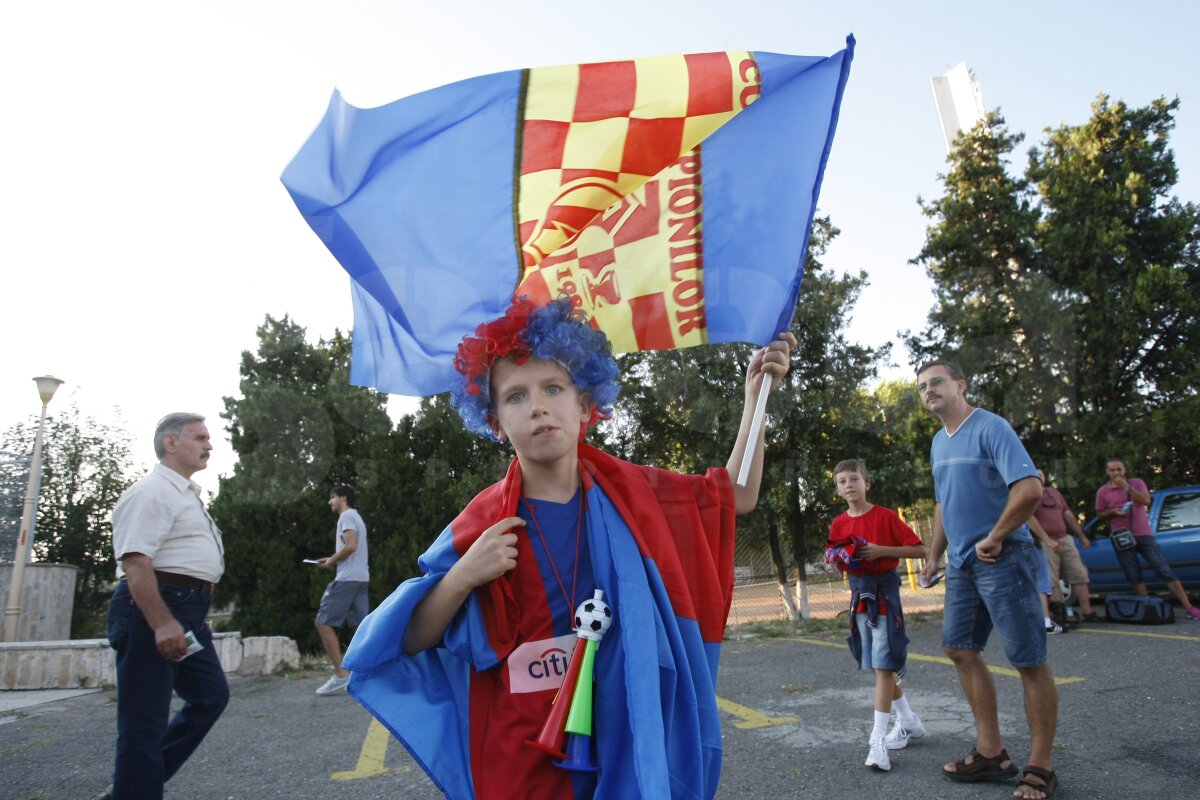 Cronica partidei Steaua - Mioveni 4-0 » Roş-albaştrii au luat un antidepresiv verde