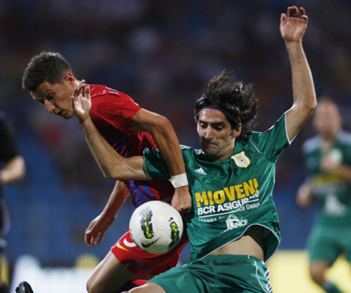 Cronica partidei Steaua - Mioveni 4-0 » Roş-albaştrii au luat un antidepresiv verde