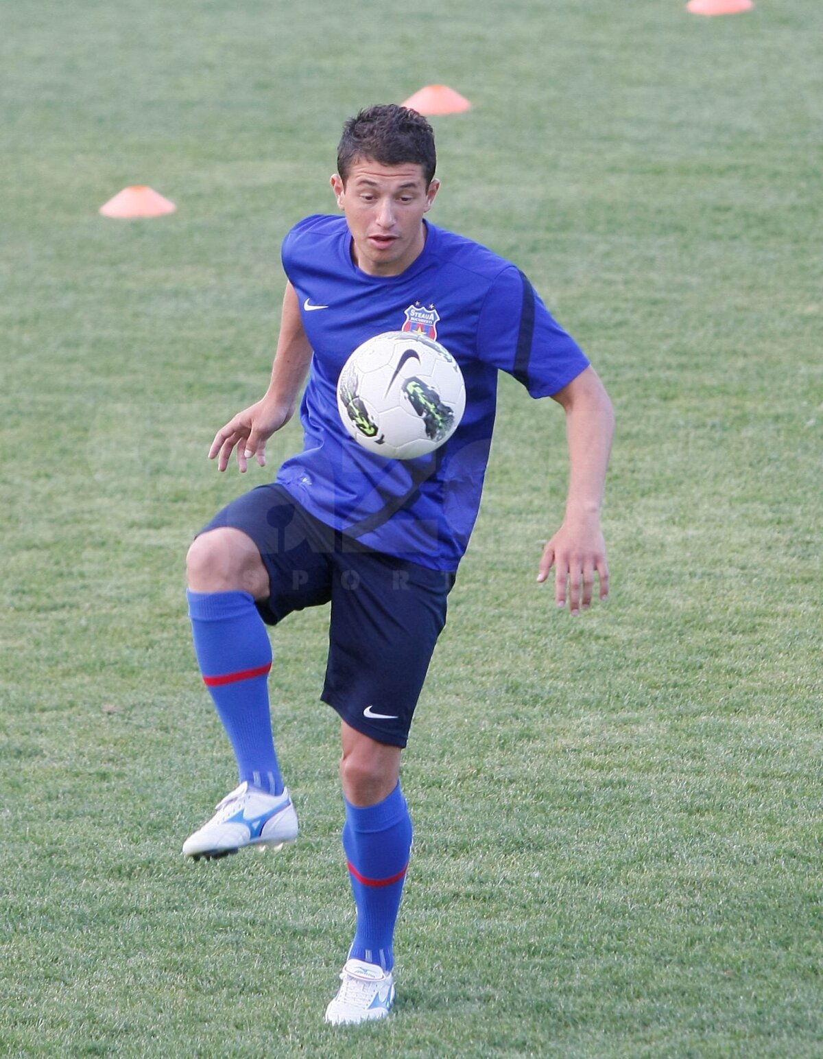 FOTO Prepeliţă, la primul antrenament la Steaua: "De acum sînt trup şi suflet pentru Steaua"