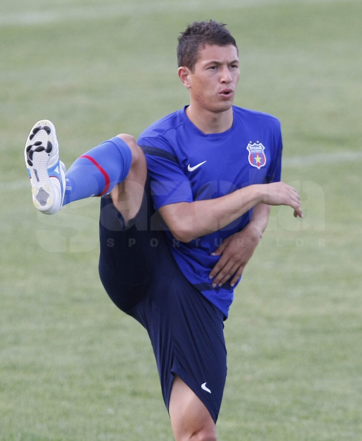 FOTO Prepeliţă, la primul antrenament la Steaua: "De acum sînt trup şi suflet pentru Steaua"