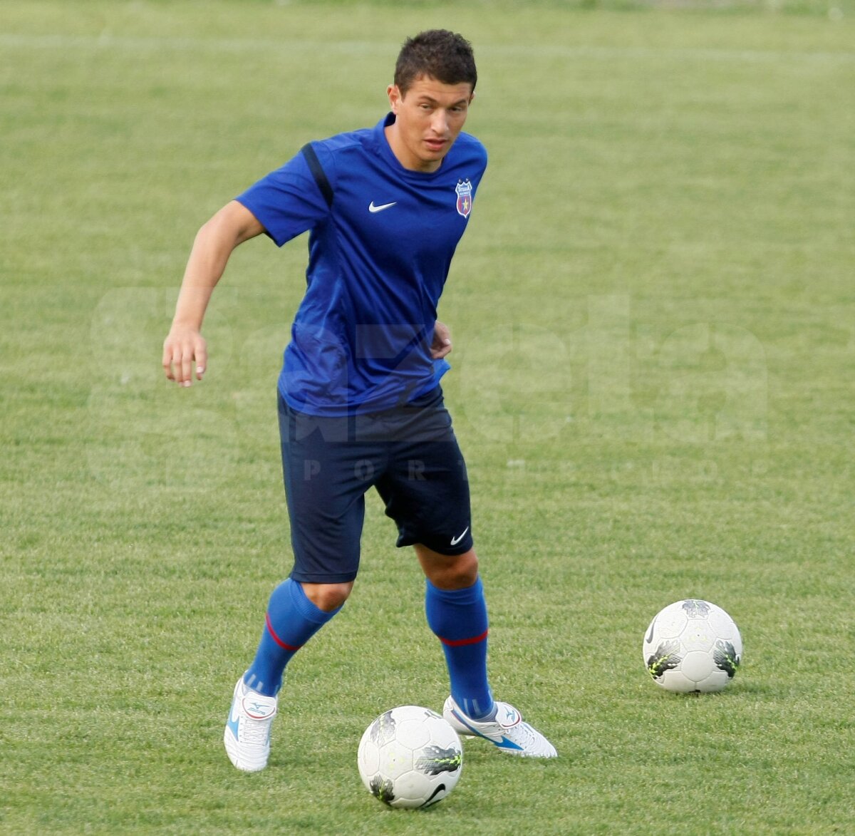 FOTO Prepeliţă, la primul antrenament la Steaua: "De acum sînt trup şi suflet pentru Steaua"