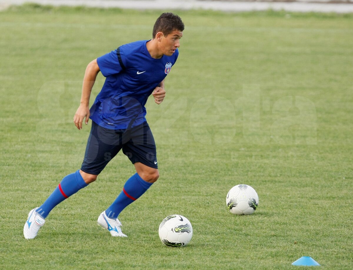 FOTO Prepeliţă, la primul antrenament la Steaua: "De acum sînt trup şi suflet pentru Steaua"
