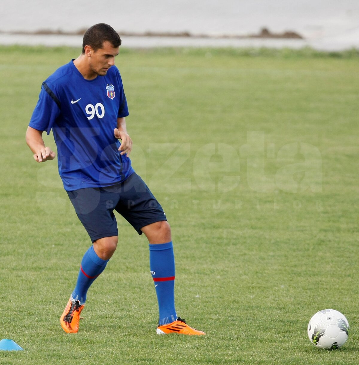 FOTO Prepeliţă, la primul antrenament la Steaua: "De acum sînt trup şi suflet pentru Steaua"