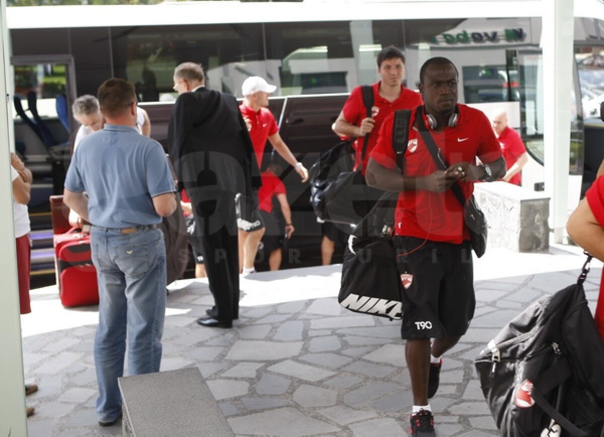 Dinamo s-a antrenat în Croaţia pentru returul cu Varazdin. Alexe a surprins cu noul său look